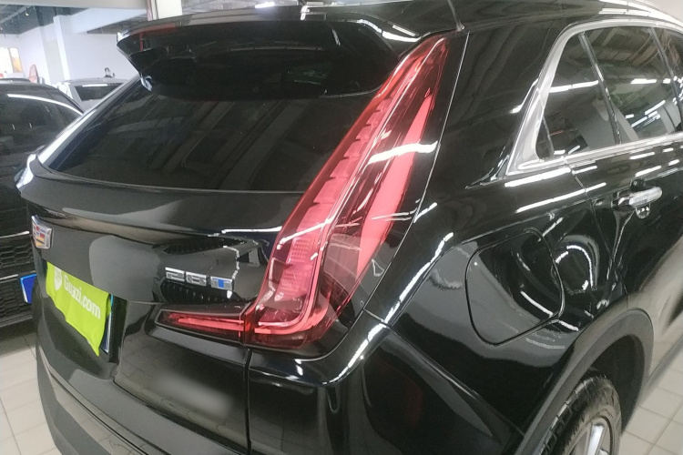 凯迪拉克XT4 2023款 28T 两驱豪华型车身外观9