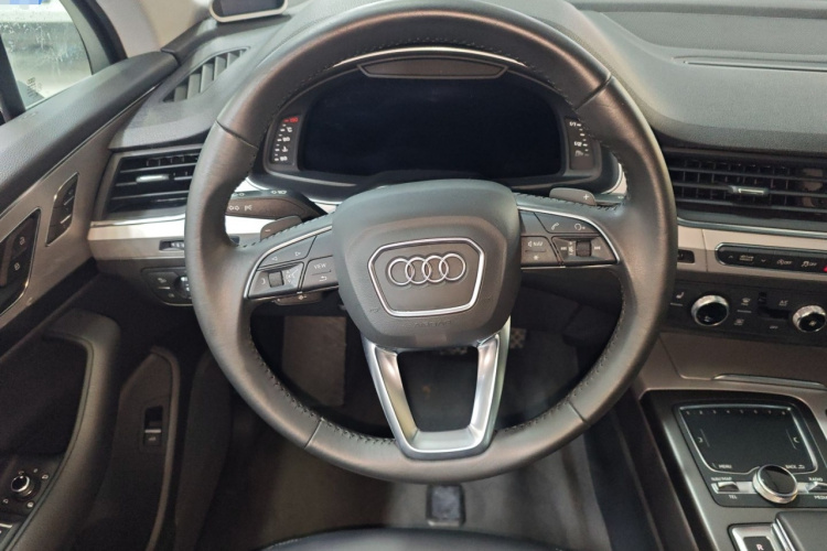 奥迪Q7 2019款 45 TFSI 舒适型中控内饰13