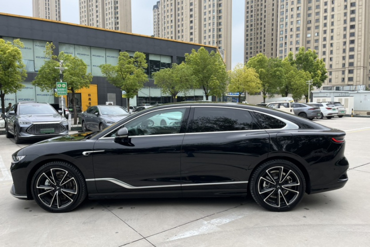 岚图汽车 岚图追光 2024款 PHEV 四驱超长续航旗舰版车身外观6004
