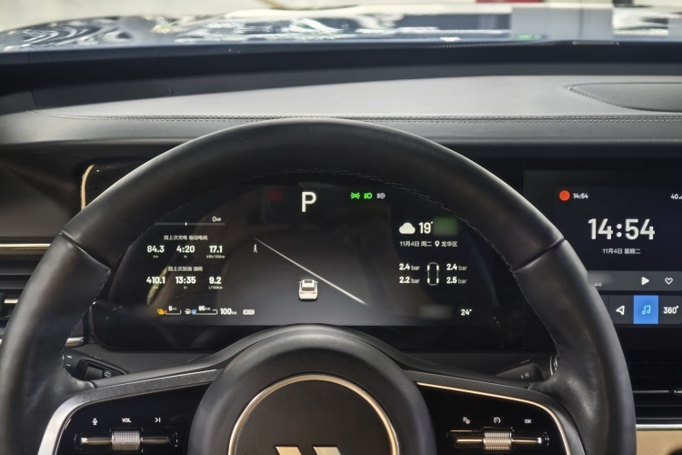 理想汽车 理想ONE 2021款 增程6座版中控内饰7003