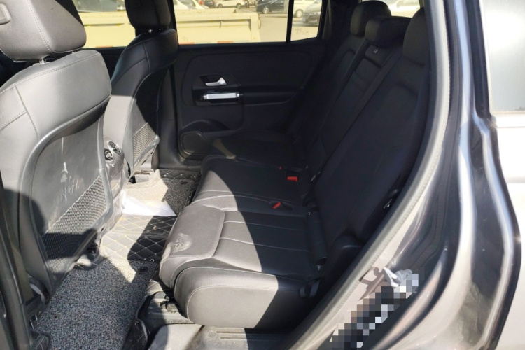 奔驰GLB 2023款 GLB 220 时尚型中控内饰7004