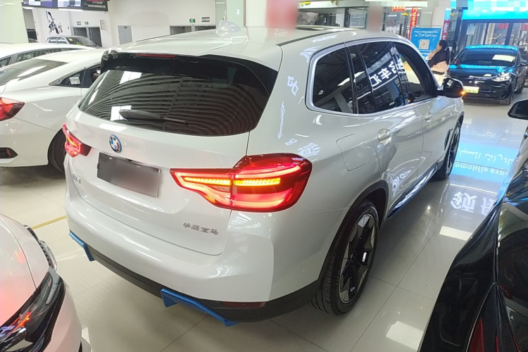 宝马iX3 2021款 改款 创领型车身外观6006