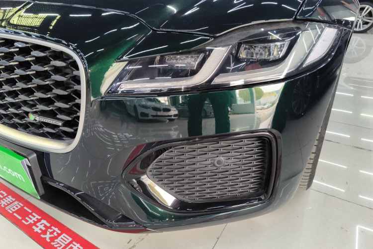 捷豹XFL 2023款 XFL 2.0T P250 两驱精英运动版局部细节36