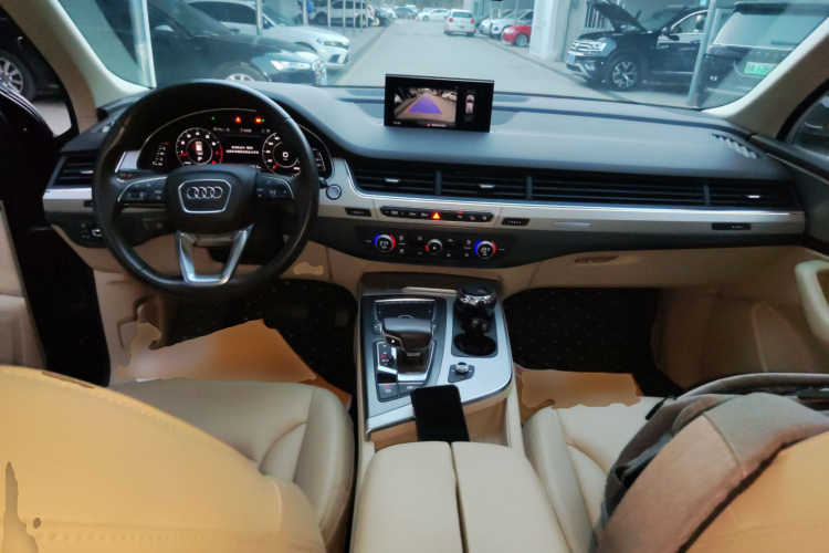 奥迪Q7 2016款 45 TFSI 技术型中控内饰12