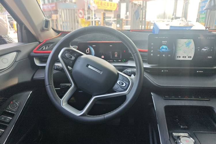 哈弗H6 2022款  第三代 1.5T 自动两驱Supreme+中控内饰13