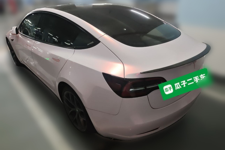 特斯拉 Model 3 2021款 改款二 Performance高性能全轮驱动版车身外观5