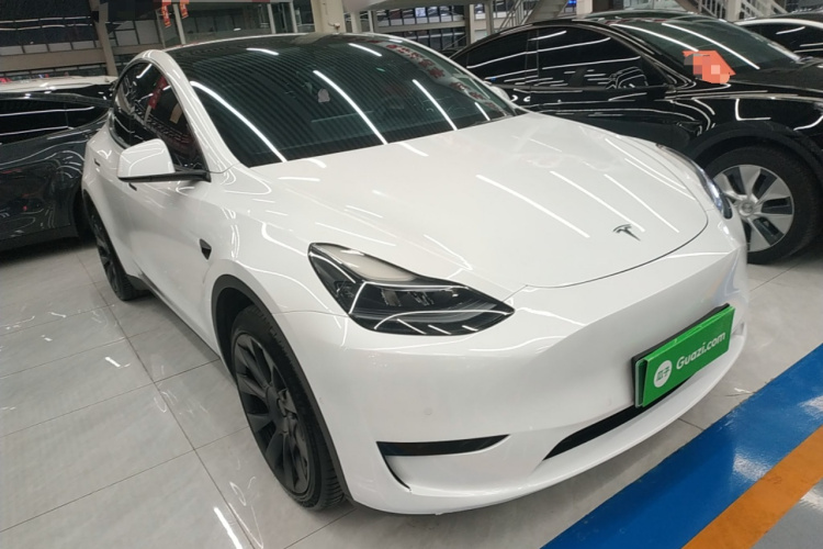 特斯拉 Model Y 2022款 改款 后轮驱动版车身外观3