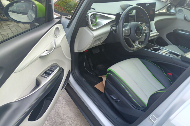 比亚迪 海豚 2021款 405km 时尚版中控内饰7003