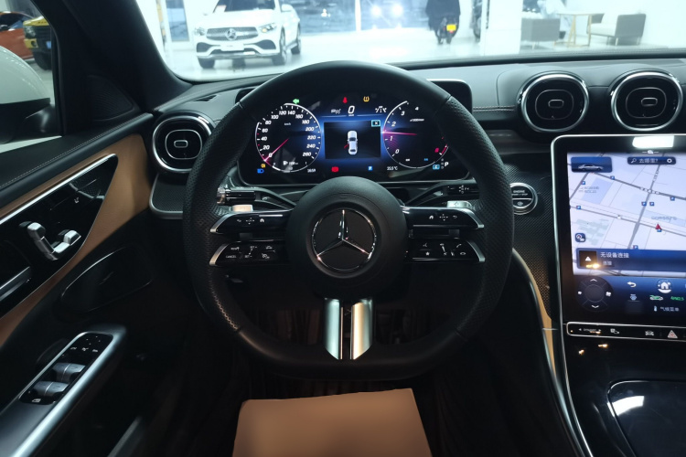 奔驰C级 2023款 改款 C 200 L 运动版中控内饰13