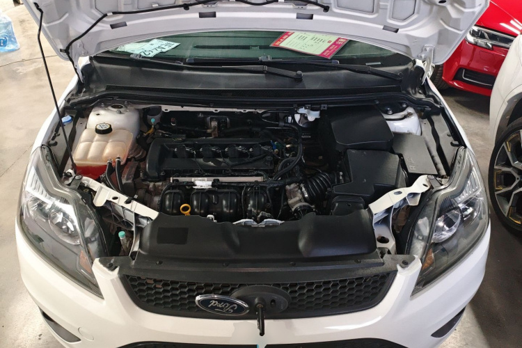 福特 福克斯 2013款 两厢经典 1.8L 手动百万纪念版机舱底盘24