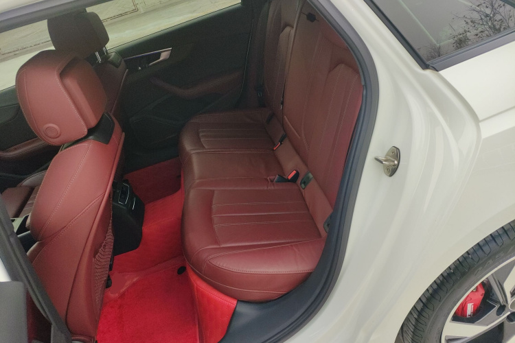 奥迪A4L 2023款 40 TFSI Bang&Olufsen 星夜版中控内饰7004