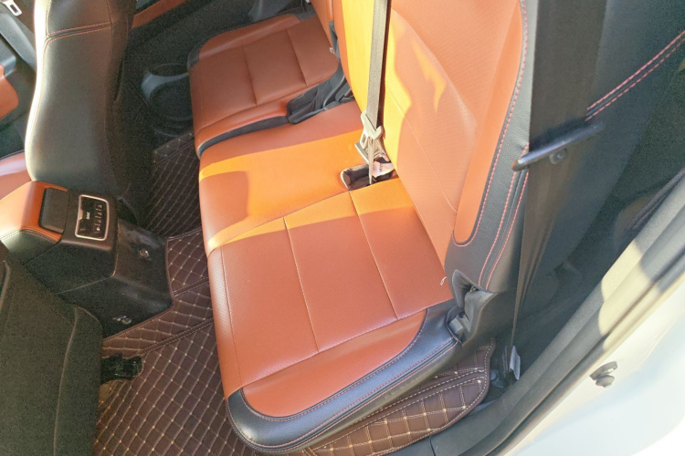 北汽幻速S3 2016款 S3L 1.5L 手动尊享型中控内饰21