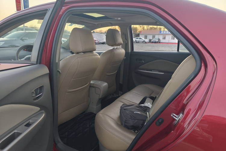 丰田 威驰 2011款 1.6L GL-i 天窗版 AT中控内饰7002