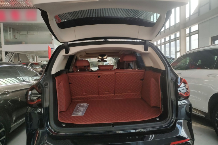 宝马X3 2023款 改款 xDrive30i 领先型 M曜夜套装机舱底盘23