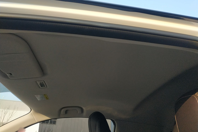 荣威 科莱威CLEVER 2022款 311km元气啵啵版中控内饰22