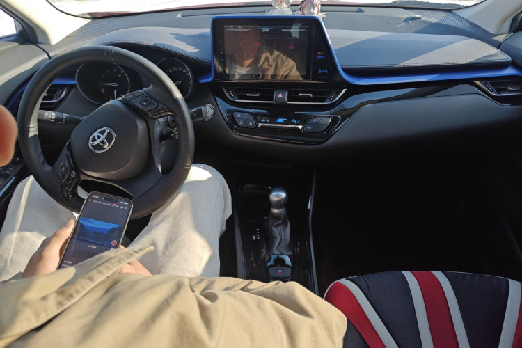 丰田C-HR 2018款 2.0L 领先天窗版 国V中控内饰7002