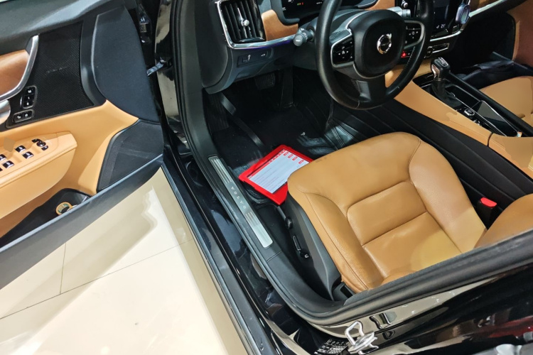 沃尔沃S90 2019款 T5 智远版中控内饰20