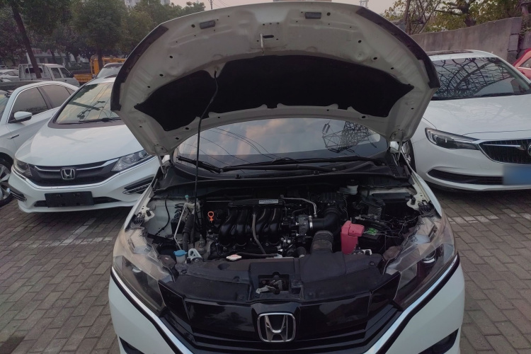 本田 哥瑞 2016款 1.5L CVT经典版机舱底盘24