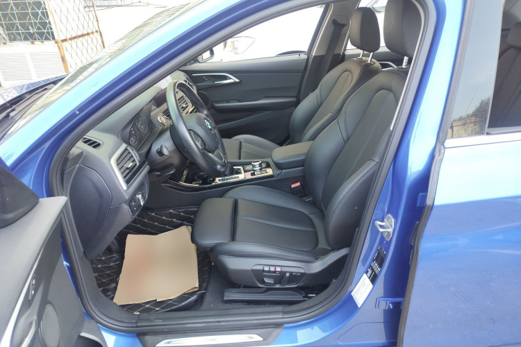 宝马1系 2017款 118i 设计套装型中控内饰19