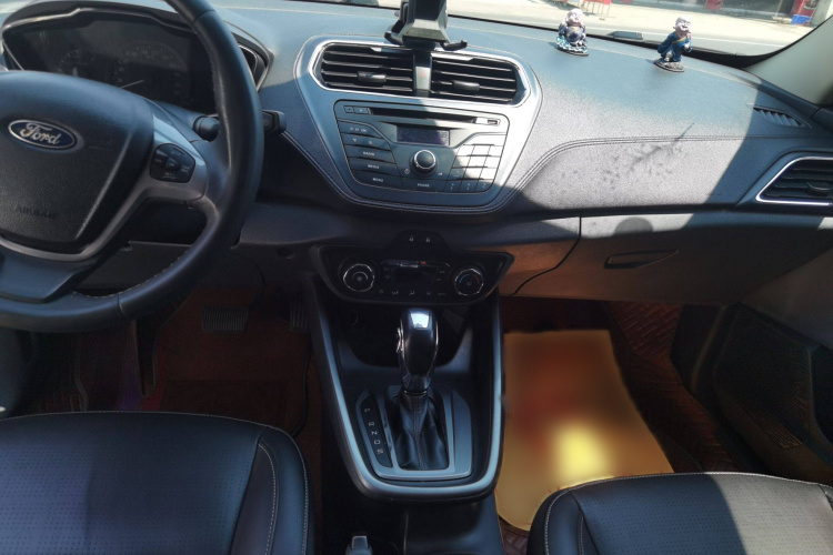 福特 福睿斯 2015款 1.5L 自动时尚型局部细节16