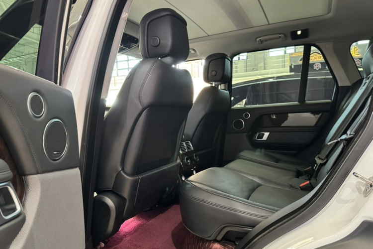 路虎 揽胜 2021款 3.0 L6 盛世版中控内饰7006