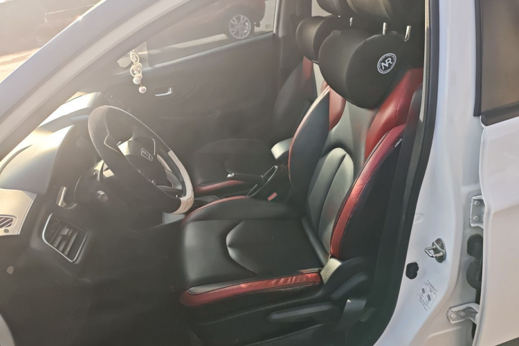 纳智捷 U5 SUV 2017款 1.6L CVT爵士版中控内饰19