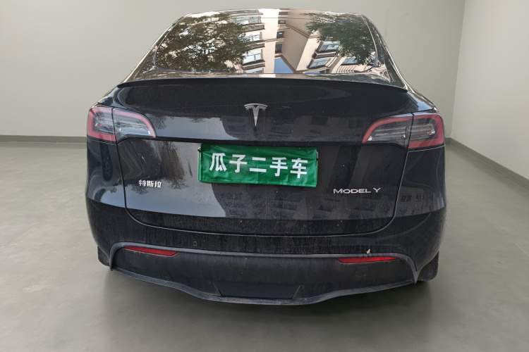 特斯拉 Model Y 2022款 后轮驱动版车身外观6