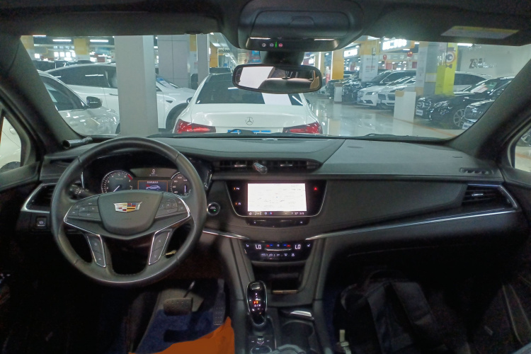 凯迪拉克XT5 2022款 2.0T 两驱豪华型中控内饰12