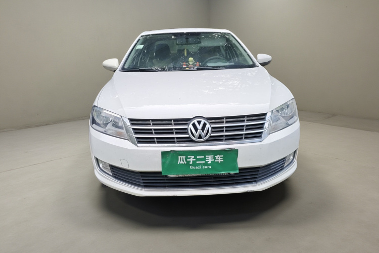 大众 朗逸 2013款 改款经典 1.6L 手动舒适版车身外观2