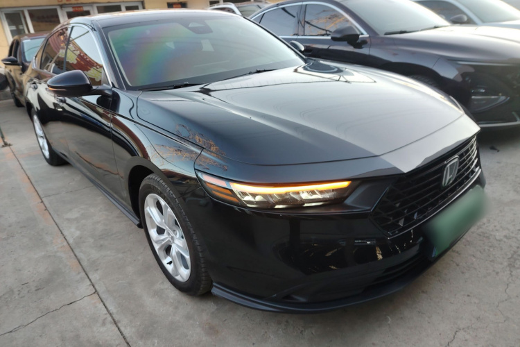 本田 雅阁 2023款 260TURBO 智享版车身外观3