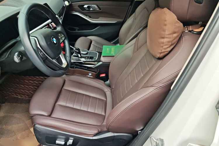 宝马3系 2021款 320i 运动套装中控内饰19