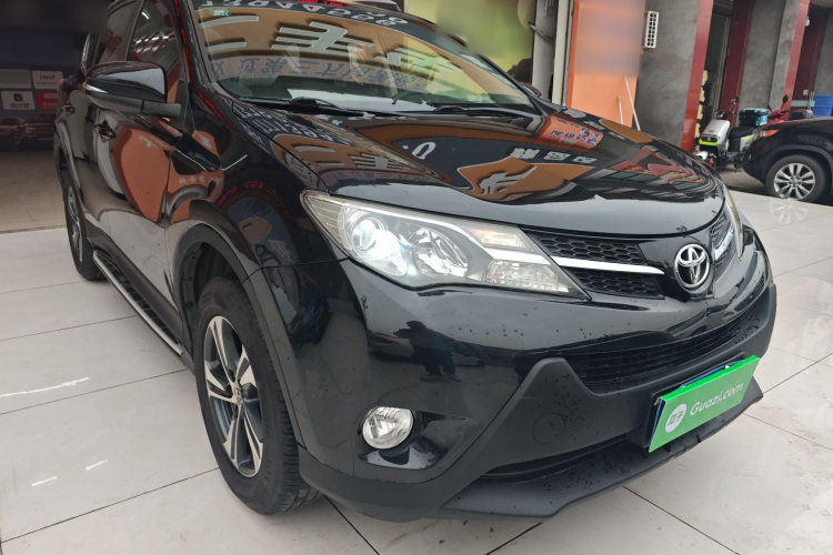 丰田 RAV4荣放 2015款 2.0L CVT两驱风尚版车身外观3