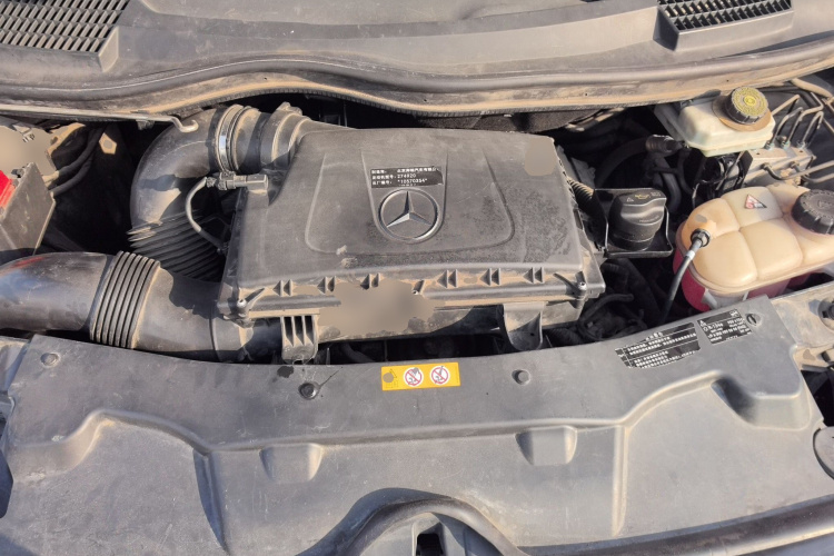 奔驰 威霆 2016款 2.0T 精英版机舱底盘24