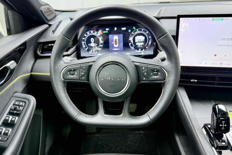 领克03 2023款 2.0TD DCT劲Pro中控内饰7002