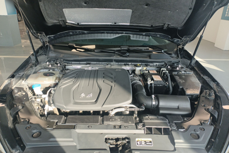 红旗H5 2022款 经典款 改款 1.5T DCT旗韵版机舱底盘24