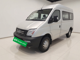 上汽大通MAXUS 新途V80 2017款 2.5T 6挡手动傲运通国V短轴中顶5/6/10座