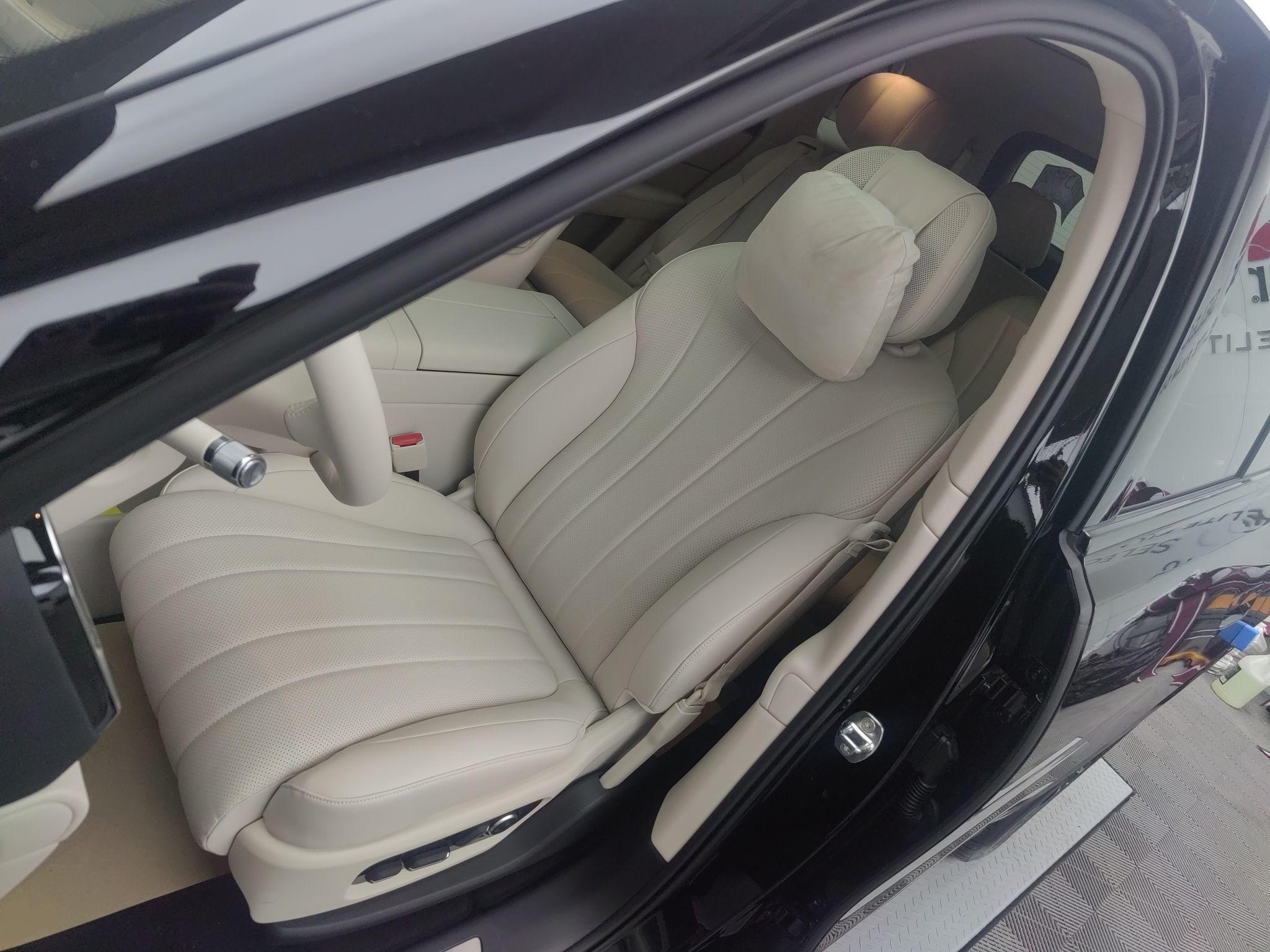 鸿蒙智行 问界M8 2025款 增程 Max+版 53.4kWh 6座版