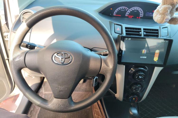 丰田 雅力士 2011款 1.6E 自动魅动版中控内饰7003