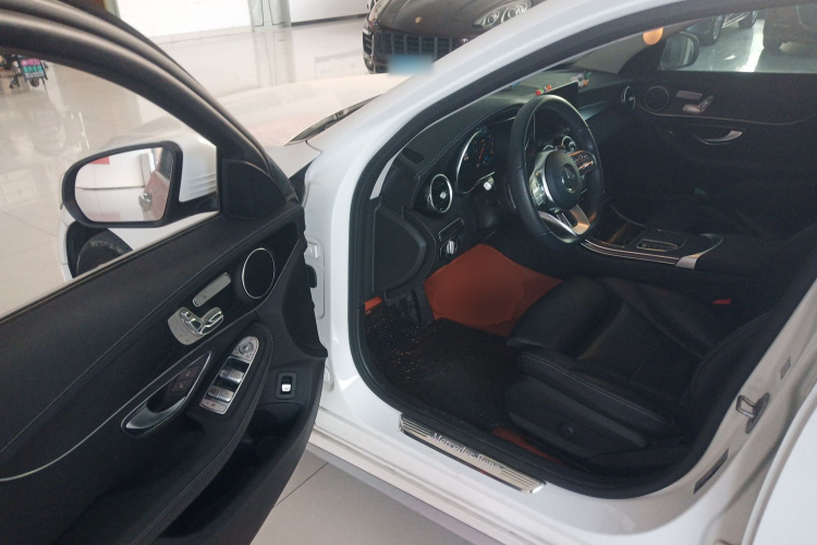 奔驰C级 2021款 C 260 L 运动版中控内饰20