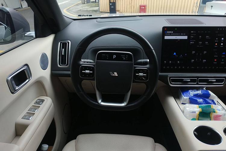 理想汽车 理想L9 2022款 Max中控内饰13