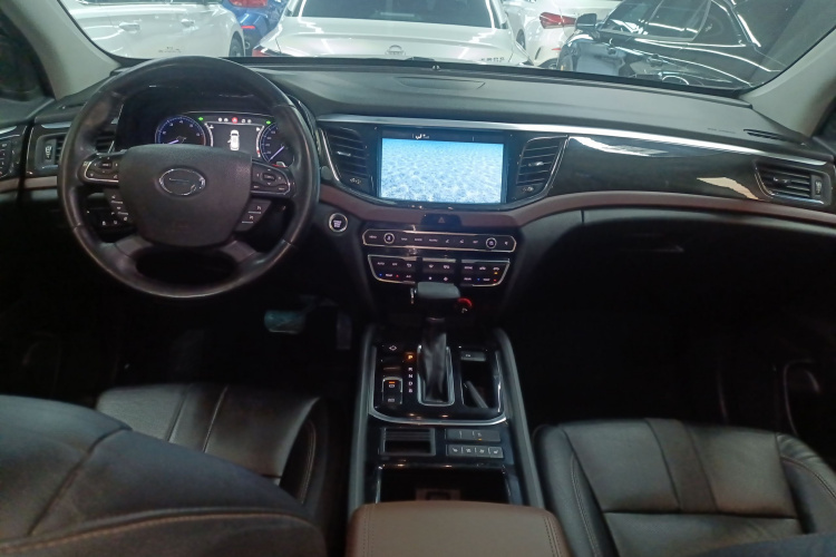 广汽传祺 传祺GS8 2017款 320T 两驱豪华智联版（七座）中控内饰12