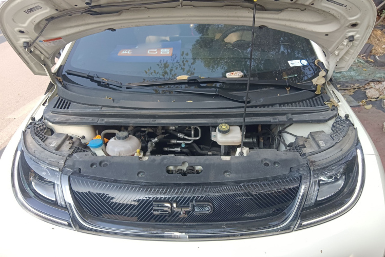 比亚迪 海豚 2024款 荣耀版 420km 时尚版机舱底盘24