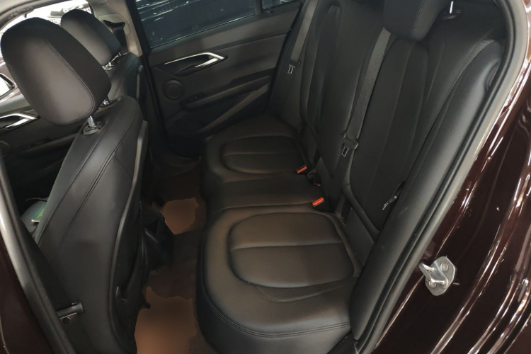 宝马1系 2018款 118i 运动型中控内饰7004