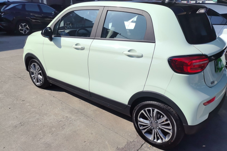 零跑汽车 零跑T03 2024款 403舒享版车身外观4