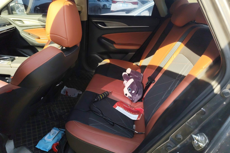 长安 逸动 2023款 畅享版 PLUS 蓝鲸NE 1.4T GDI DCT尊贵版中控内饰21