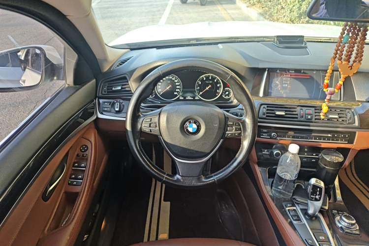 宝马5系 2017款 525Li 领先型中控内饰13