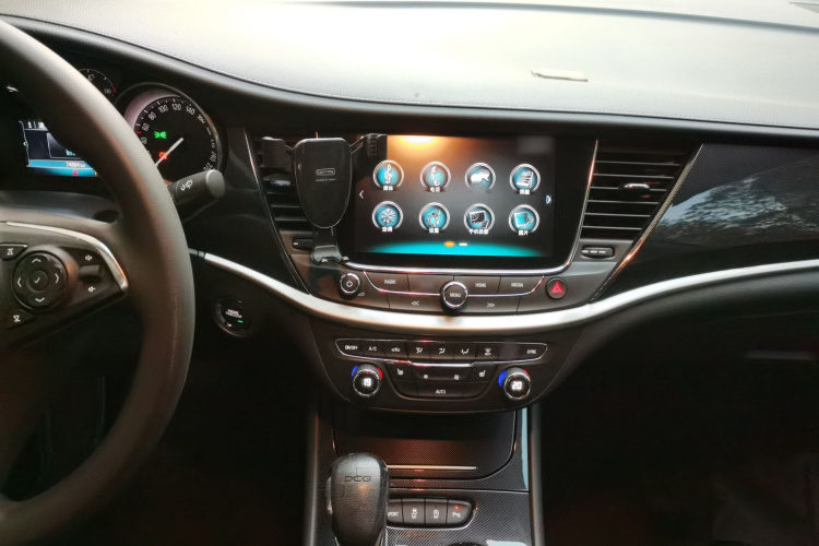 别克 威朗 2019款 三厢 20T 双离合豪华型局部细节16