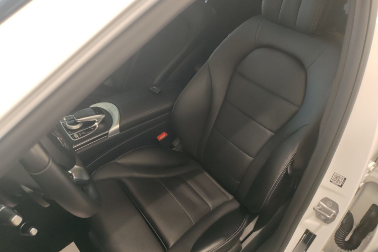 奔驰C级 2018款 C 200 L 运动版中控内饰19