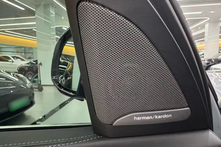 宝马X7 2023款 xDrive40i 尊享型M运动套装中控内饰7001