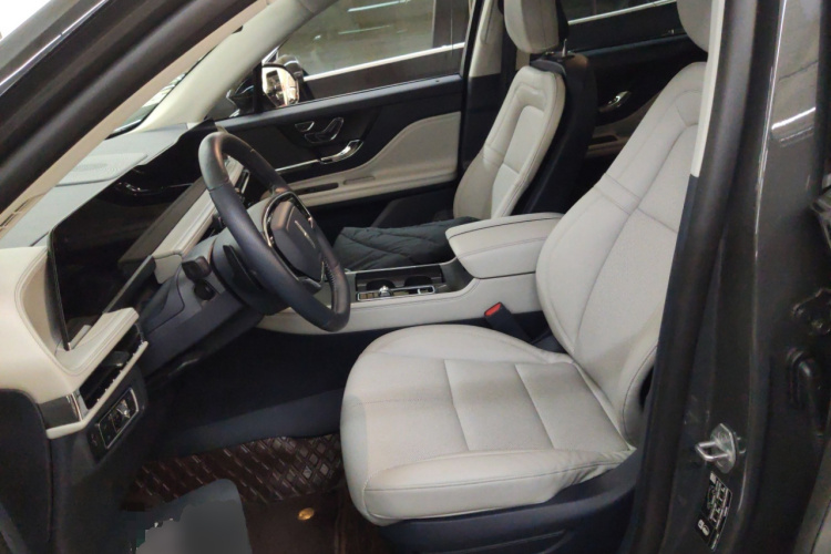 林肯 冒险家 2023款 2.0T 两驱尊享版中控内饰19